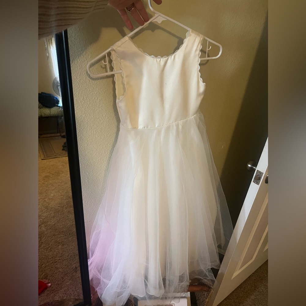 Beautiful custom made flower girl dress, premium quality! . 7-10 . Worn once
